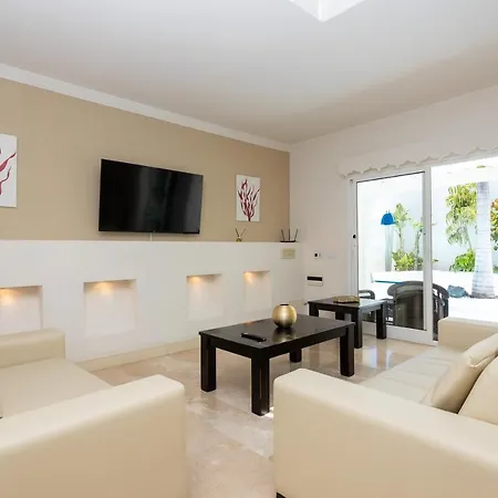 913 Villa Corralejo